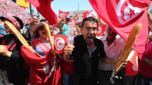 Protestas en Túnez contra el viraje autoritario del presidente