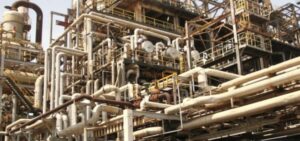 Refinería Cardón suspende producción de gasolina