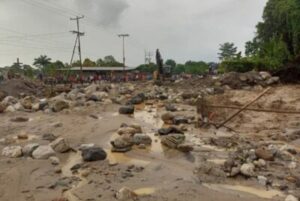 Ríos desbordados y deslizamientos en Mérida tras fuertes precipitaciones