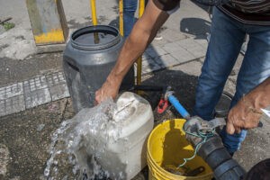 Servicios de agua y luz son los peores valorados por los venezolanos, según el OVSP