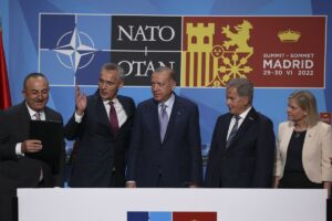 Suecia, Finlandia y Turquía se reúnen en Madrid para desbloquear la negociación sobre la entrada a la OTAN