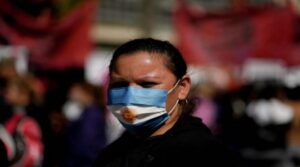 Suspenden el uso de mascarillas en ambientes cerrados en Buenos Aires
