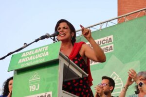 Teresa Rodríguez pide "votar sin miedo" el 19J contra "las ideas de mierda de Olona" y "la derecha brava y la mansa"