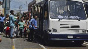 Transportistas piden pasaje a 5 bolívares por aumento de diésel