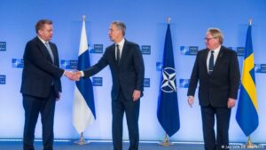 UE celebra entrada de Suecia y Finlandia en la OTAN