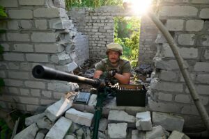 Ucrania agot su armamento sovitico y ahora depende solo del suministro de los pases europeos y EEUU