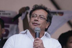 “Vamos a desarrollar el capitalismo en Colombia”, frases más de Petro