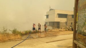 Varios incendios obligan a desalojar los cascos urbanos de Obanos, Legarda, Muruzabal y el parque Sendaviva