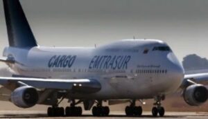 Venezuela exige respuestas sobre desvío de avión retenido en Argentina
