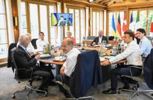 Zelenski pide al G-7 sistemas de defensa area y una estrategia para exportar su trigo