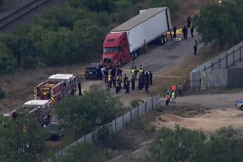 encuentran los cadáveres de 20 personas en un camión en Texas, presuntamente inmigrantes (+Videos)