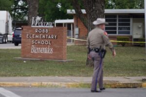 padres decidieron enterrar juntos a dos víctimas de la masacre de Texas porque estaban enamorados