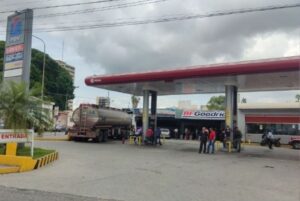 ▷ Azalea Colmenárez: Ahora el gasoil y la gasolina tienen igual precio en Venezuela #31May￼