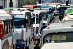 ▷ Transportistas de Caracas piden al régimen mecanismos compensatorios por subida del gasoil #1Jun