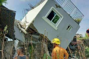 Al menos cuatro muertos tras un terremoto en Filipinas que deja daos en numerosos edificios histricos