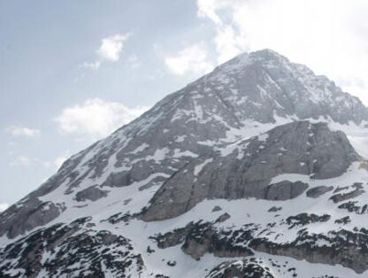Al menos seis muertos por el desprendimiento de un glaciar en los Dolomitas