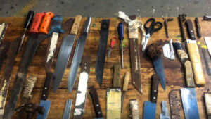 Armas de fuego, machetes y hasta destornilladores se encontraron en cárcel de Ecuador donde 12 reos fueron masacrados