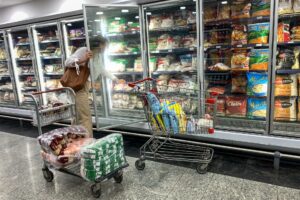 Canasta alimentaria de Venezuela tuvo un costo de 459 dólares durante el mes de junio