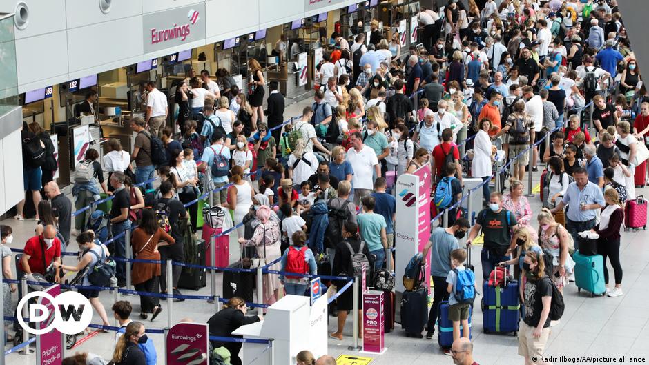 Caos en los aeropuertos: ¿qué es lo que España está haciendo mejor? | Economía | DW
