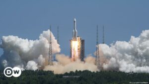 China lanza con éxito el segundo módulo de su estación espacial | El Mundo | DW