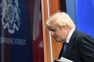 Continúa la cascada de dimisiones en el Gobierno de Boris Johnson