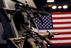 Demócratas piden regulaciones severas contra la violencia armada en EE. UU.