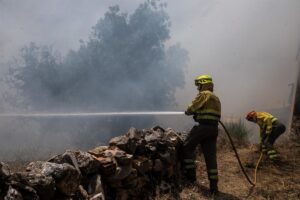 Después de varios días y miles de hectáreas quemadas en España, los grandes incendios evolucionan favorablemente