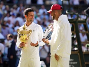 Djokovic supera la amenaza de Kyrgios y alza su séptimo Wimbledon