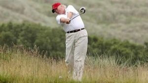 Donald Trump defiende el LIV Golf Tour, el torneo apoyado por el gobierno saud