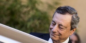 Draghi se dispone a presentar su dimisión tras perder el apoyo de los populistas de su Gobierno