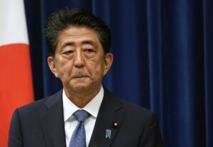 El asesino de Abe atacó al ex primer ministro por sus supuestos vínculos con un grupo no identificado