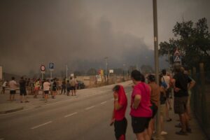 El fuego de Pont de Vilomara (Barcelona) ya quema 978 hectáreas y afecta a 5 municipios