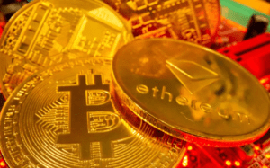 Europa elabora una normativa para regular las criptomonedas ante la caída de precios y los fraudes