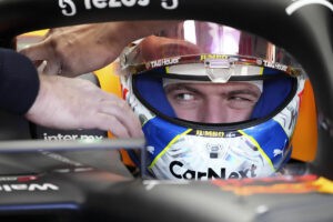 F1: Verstappen hace volar al Red Bull y Sainz se topa con el trfico