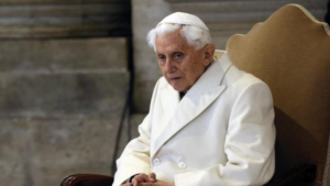 Falsa cuenta del presidente de Conferencia Episcopal Alemana creó fake news sobre supuesta muerte de Benedicto XVI