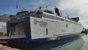Ferry Paraguaná I zarpa con ruta La Guaira-Margarita
