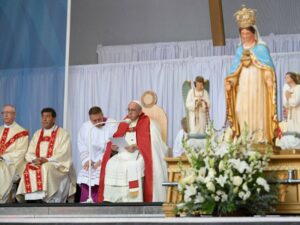 Francisco celebró su primera misa en Canadá