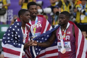 Gestos de McGregor y un único "USA, USA": la apática celebración del triplete en los 100 metros de Estados Unidos