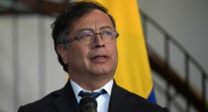 Gustavo Petro mandó mensaje al 'Clan del Golfo' por muertes de policías.
