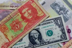INFORME: El nuevo atraco castrista a los dólares de los cubanos