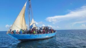 Interceptan velero en costa de Florida con al menos 150 migrantes
