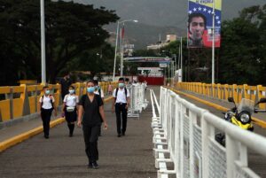 Iván Duque insiste hasta última hora en pedir elecciones libres en Venezuela