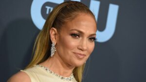 Jennifer Lopez causó furor en redes sociales con este sensual baile