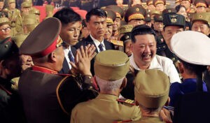Kim Jong-un dice que Corea del Norte est lista para desplegar su armamento nuclear