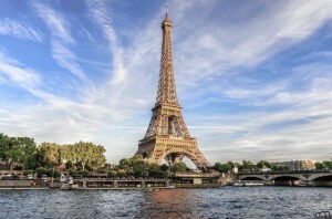 La Torre Eiffel se oxida: varios informes advierten de que necesita una reparacin completa