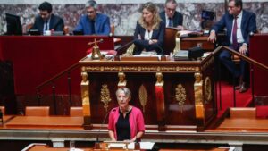 La primera ministra Borne anuncia la nacionalización de la principal eléctrica en Francia