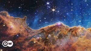 Las imágenes del telescopio James Webb revelan ″el poder extraordinario″ de Dios, según el Vaticano | El Mundo | DW