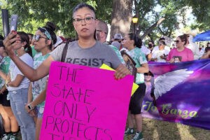 Las madres de Uvalde se organizan para luchar por el control de armas en EEUU