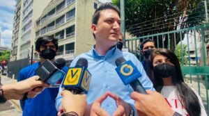 Luis Palocz denunció escasez de papeleras en Chacao