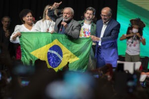 Lula da Silva es el candidato enfrentará a Bolsonaro